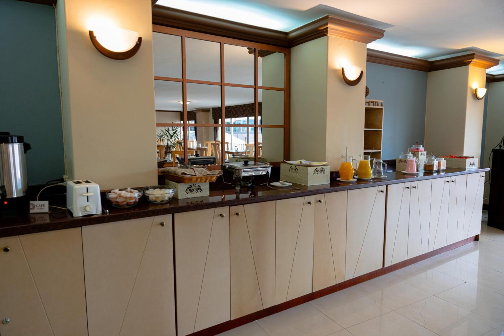 Hotel Santa Monica Cuenca Dış mekan fotoğraf