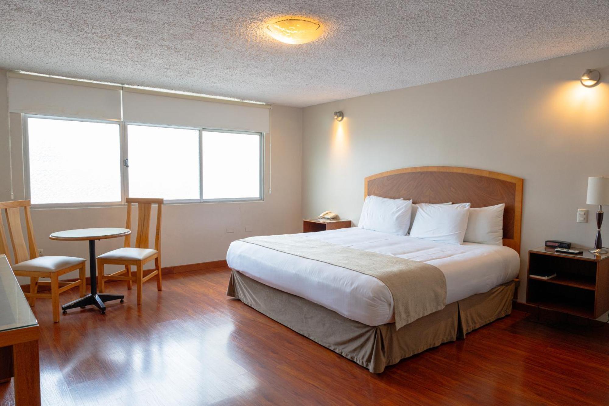 Hotel Santa Monica Cuenca Dış mekan fotoğraf