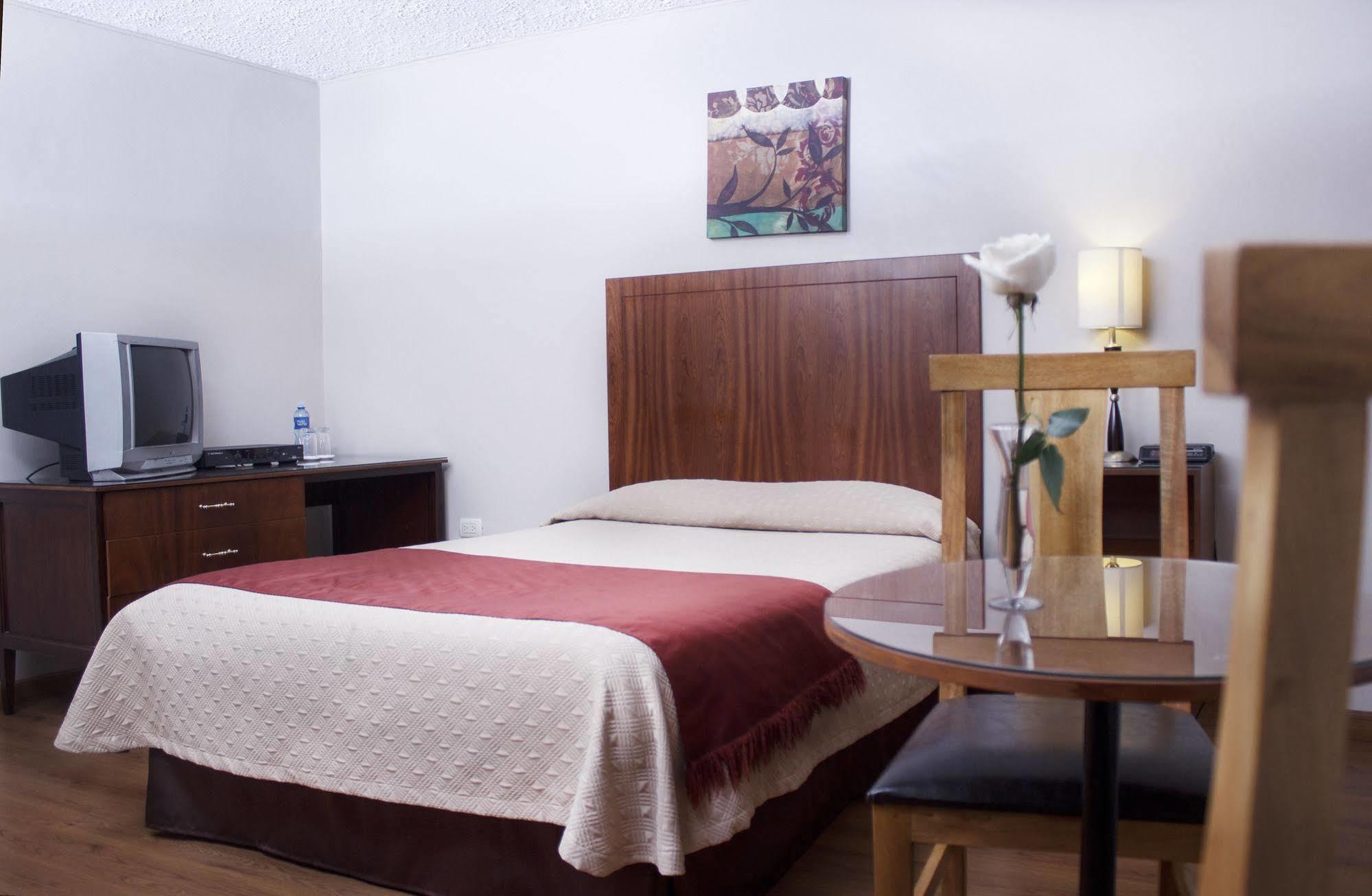 Hotel Santa Monica Cuenca Dış mekan fotoğraf